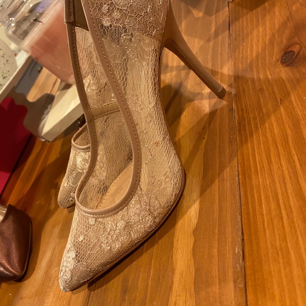 Nude Lace Pump.